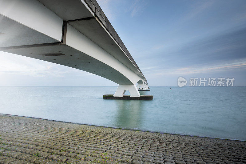 荷兰泽兰省的泽兰大桥(Zeelandbrug, Zeeland Bridge)